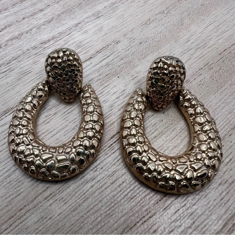 Gold tone door knocker vintage costume post earring